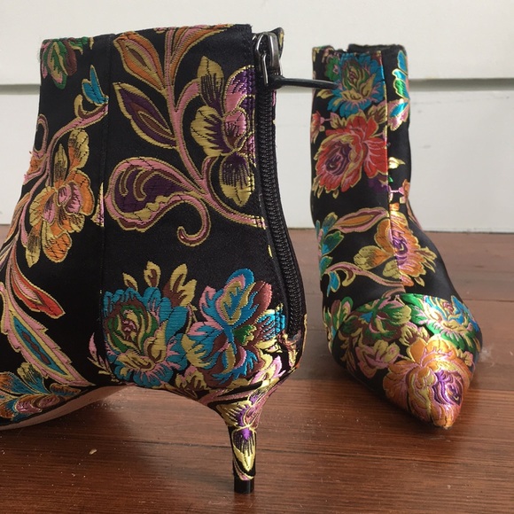 New Alexandre Birman Designer Booties - Picture 3 of 3